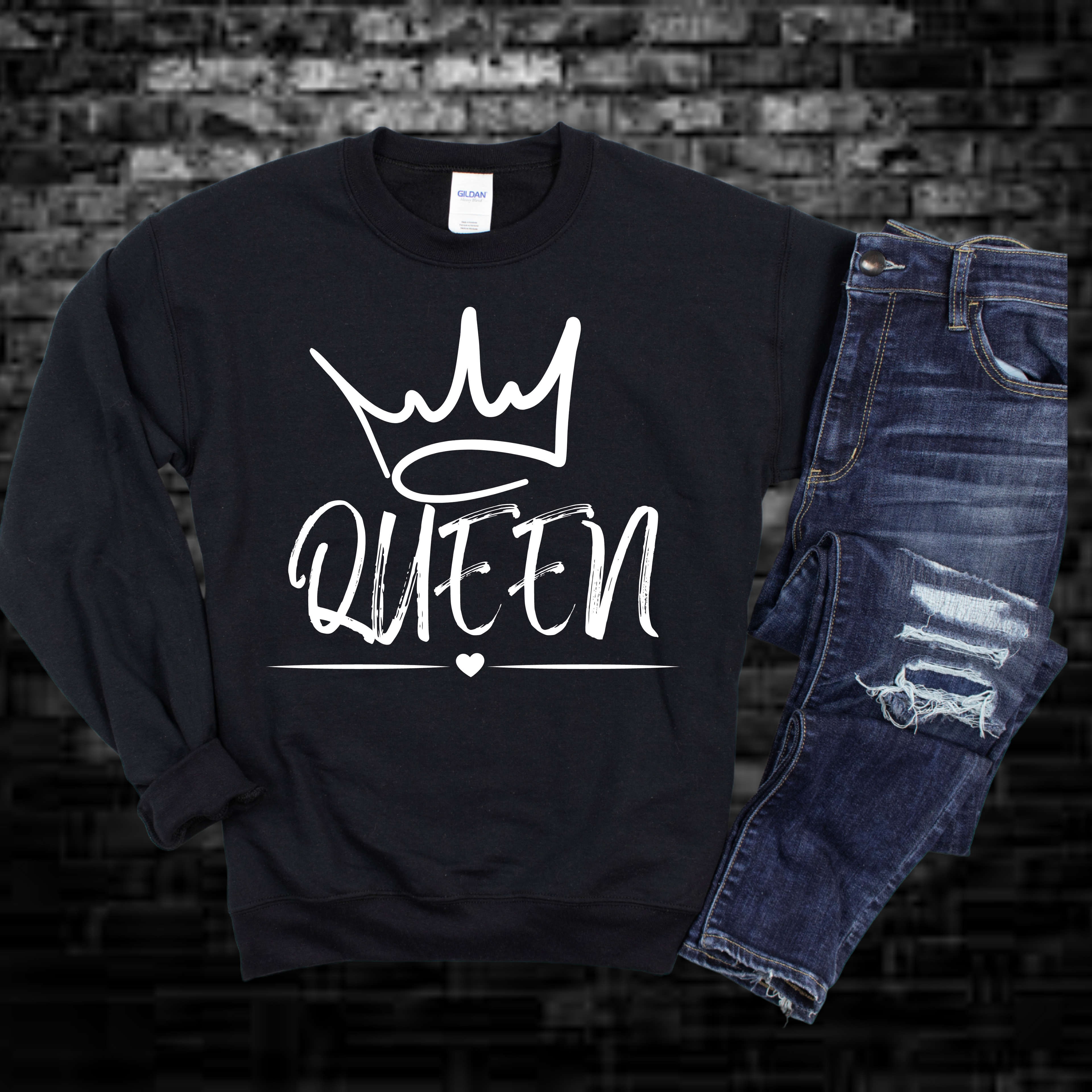 The Queen's Court | T-Shirt | Sweatshirt